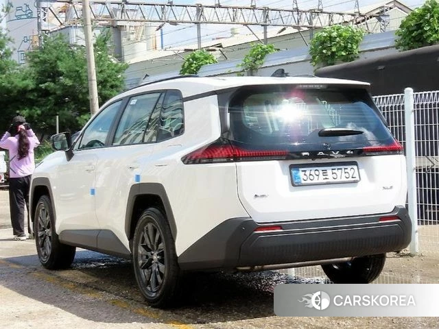 Toyota RAV4 5th Generation 2026 Белый из Кореи, фото 3