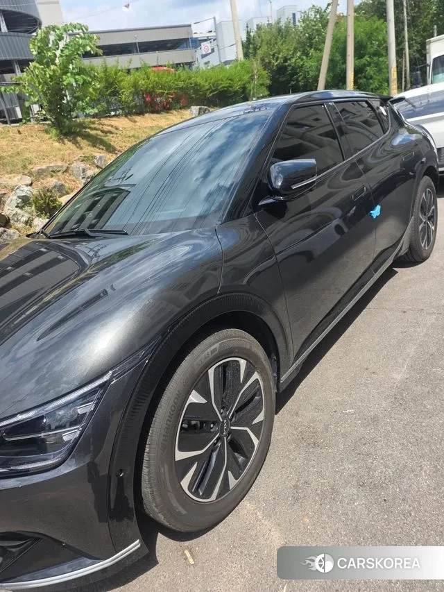 Kia EV6 2023 Серый из Кореи, фото 3