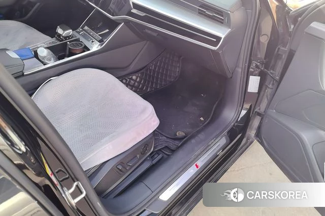 Audi A6L id 4241972 из Китая 10