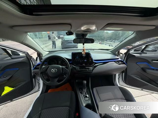 Toyota C-HR 2022 Белый из Китая, фото 3