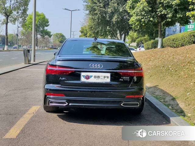 Audi A6L 2021 Черный из Китая, фото 3