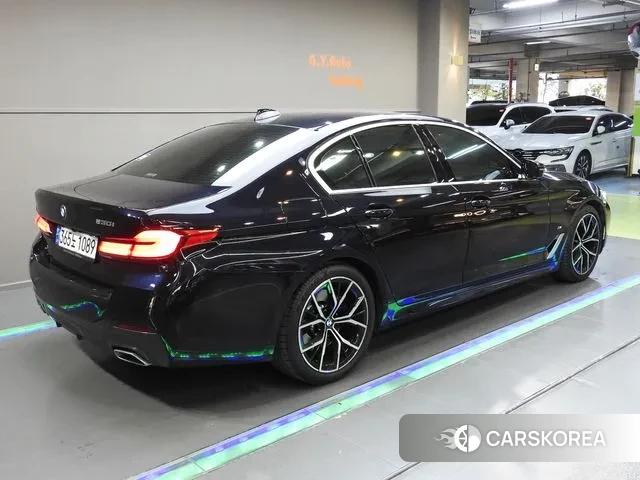 BMW 5 Series (G30) id 3373608 из Кореи 13