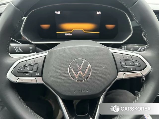 Volkswagen Passat id 4218224 из Китая 9