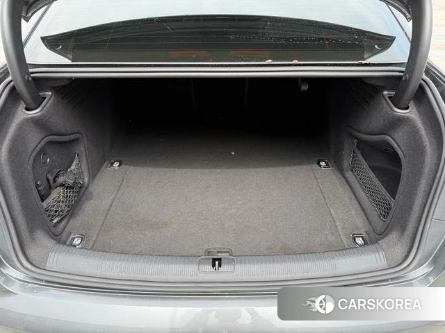 Audi A4L id 4299589 из Китая 23
