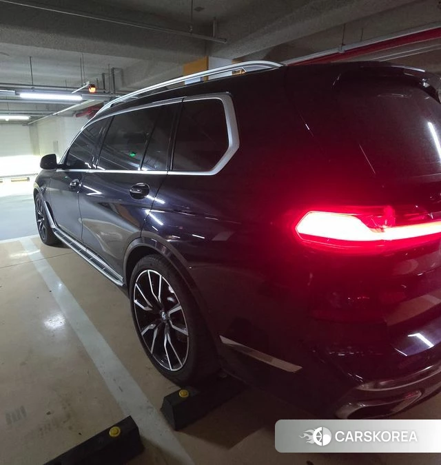 BMW X7 (G07) 2022 Черный из Кореи, фото 3