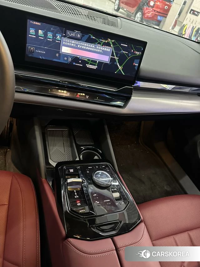 BMW 5 series 2025 Черный из Китая, фото 3