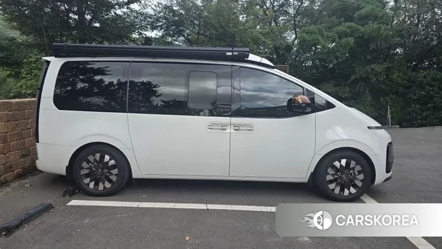 Hyundai Staria 2023 Белый из Кореи, фото 3