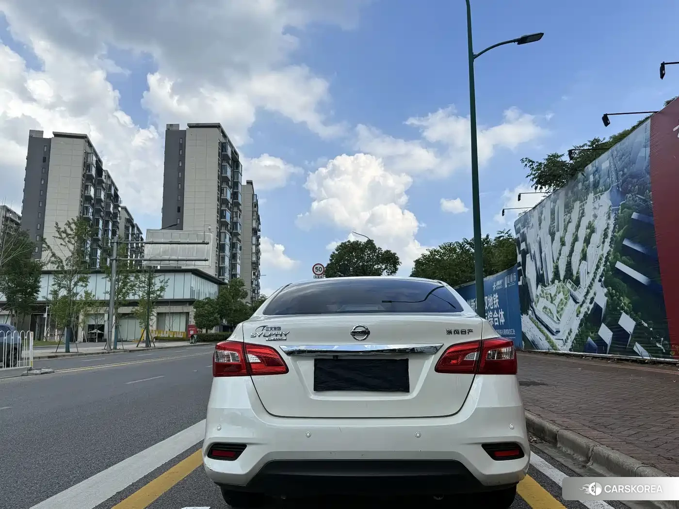 Nissan Sylphy 2023 Белый из Китая, фото 3