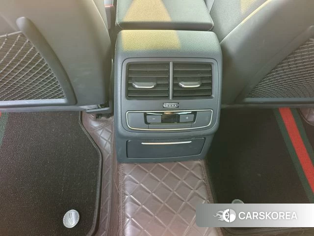 Audi A4L id 4182586 из Китая 11