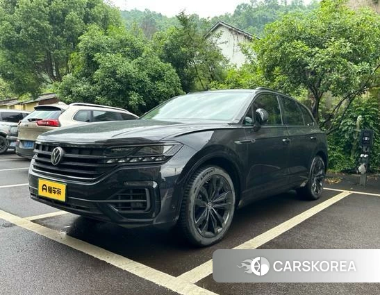 Volkswagen Touareg 2021 Черный из Китая, фото 3