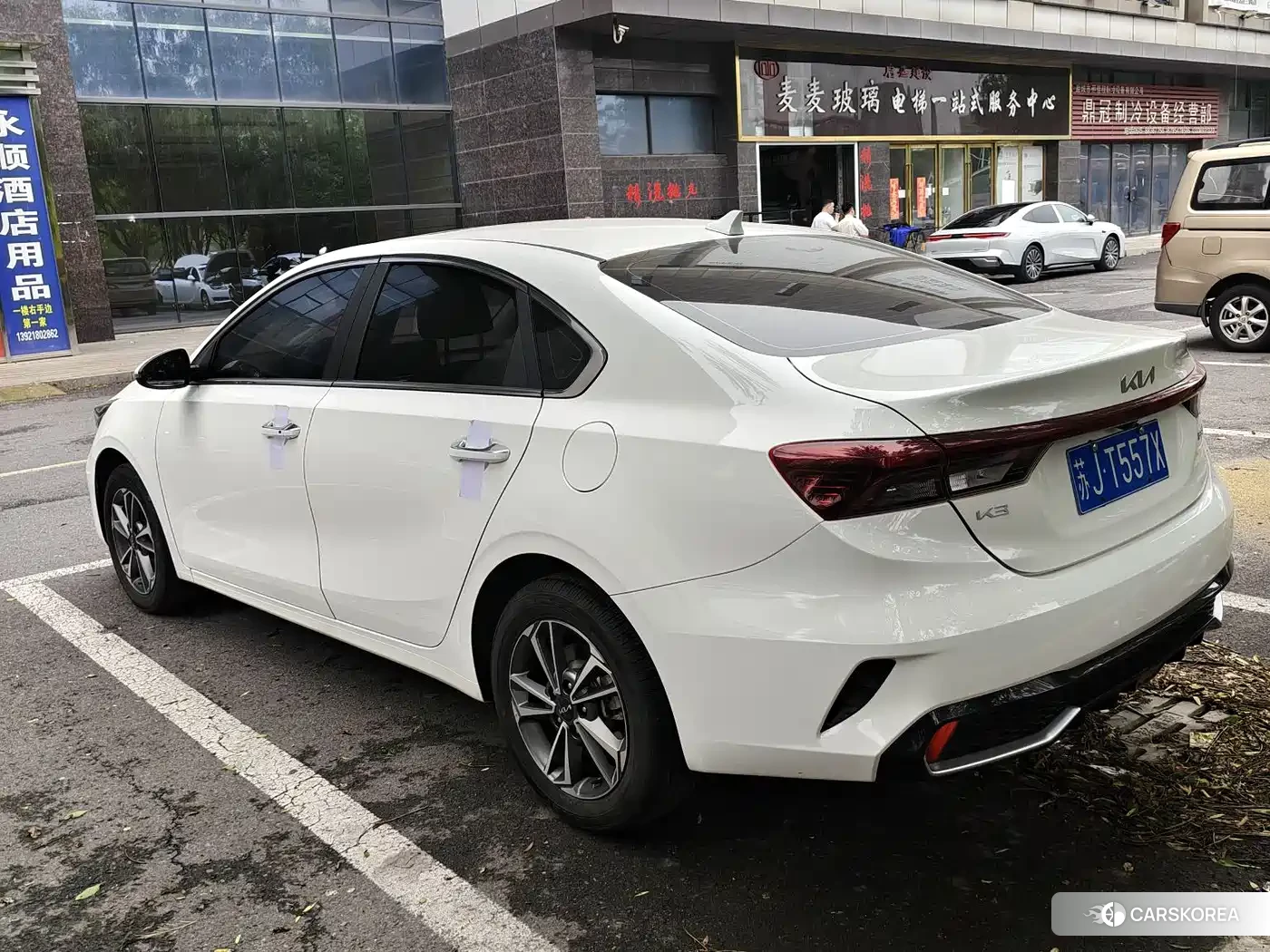 Kia K3 2023 Белый из Китая, фото 3