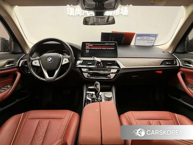 BMW 5 series 2022 Черный из Китая, фото 3