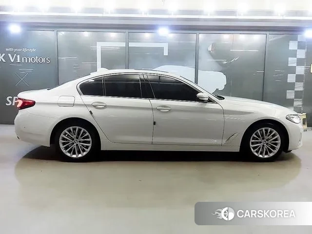 BMW 5 Series (G30) id 3384999 из Кореи 13
