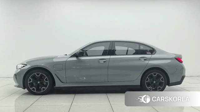 BMW i3 2025 Серебристо-серый из Китая, фото 3
