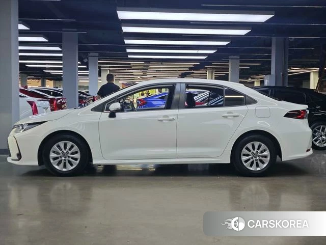 Toyota Corolla 2023 Белый из Китая, фото 5