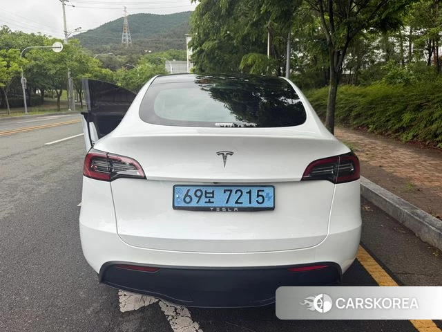 Tesla Model Y 2023 Белый из Кореи, фото 6