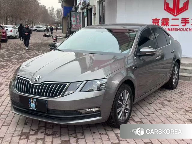 Skoda Octavia 2021 Темно-серый из Китая, фото 3
