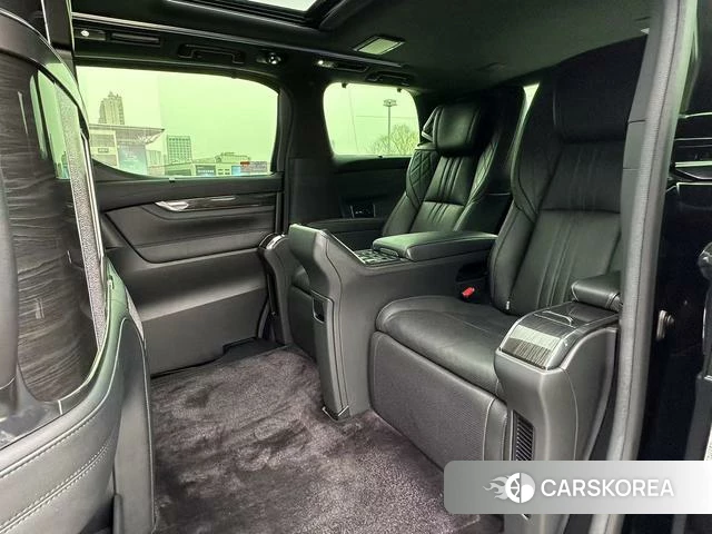 Lexus LM id 4276288 из Китая 7