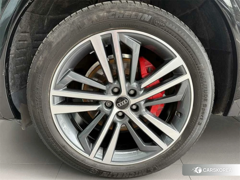 Audi Q5L id 4421085 из Китая 7