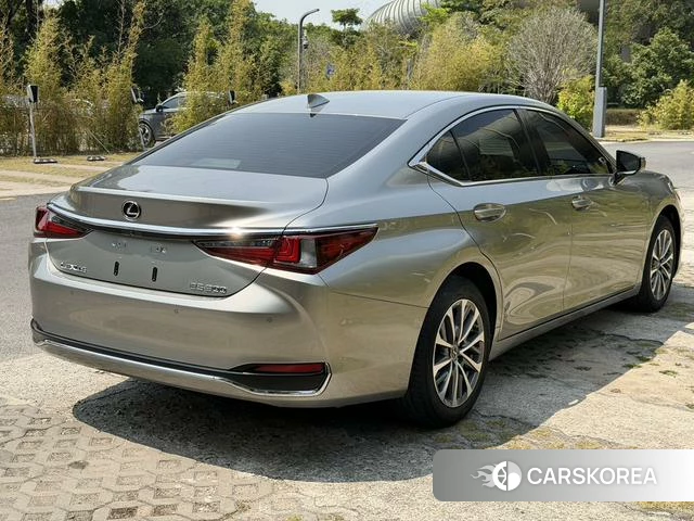 Lexus ES id 4365815 из Китая 7