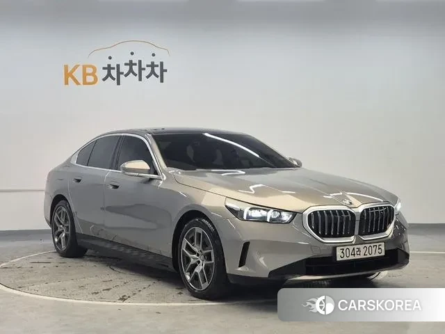 BMW 5 Series (G60) id 3599495 из Кореи 13