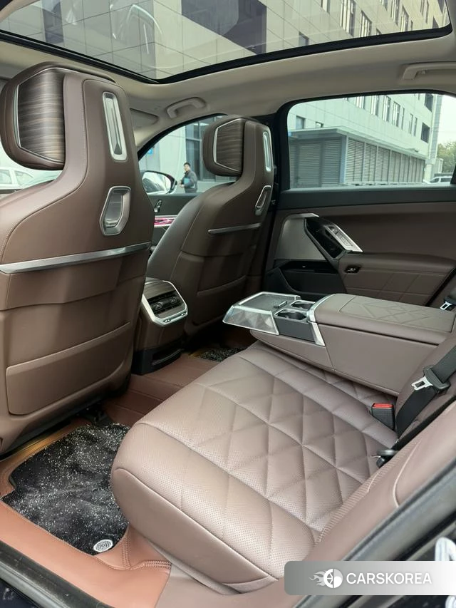 BMW 7 series 2024 Черный из Китая, фото 3