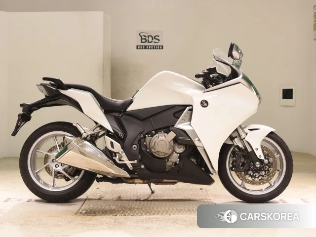 Проданный Honda VFR1200F DCT 2015 из Японии, фото 2