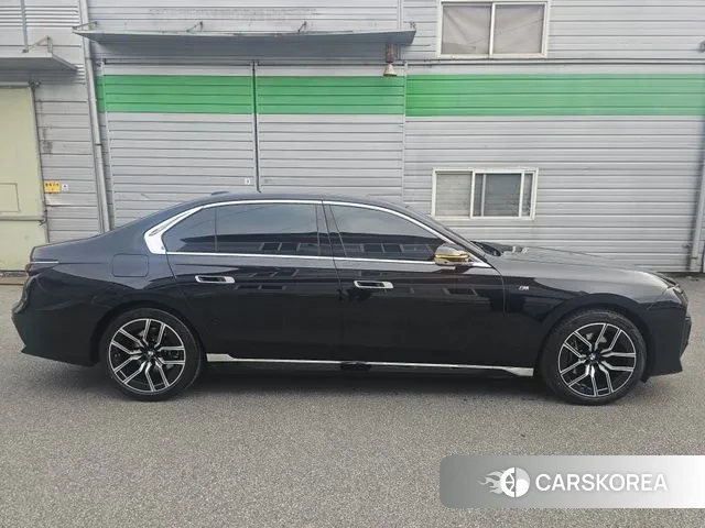 BMW 7 Series (G70) id 3763177 из Кореи 9