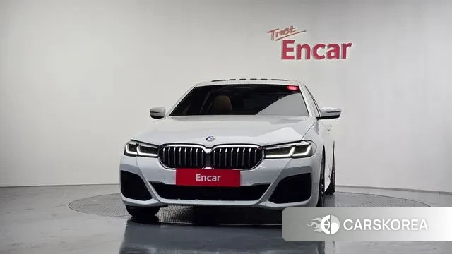 BMW 5 Series (G30) id 3316756 из Кореи 13