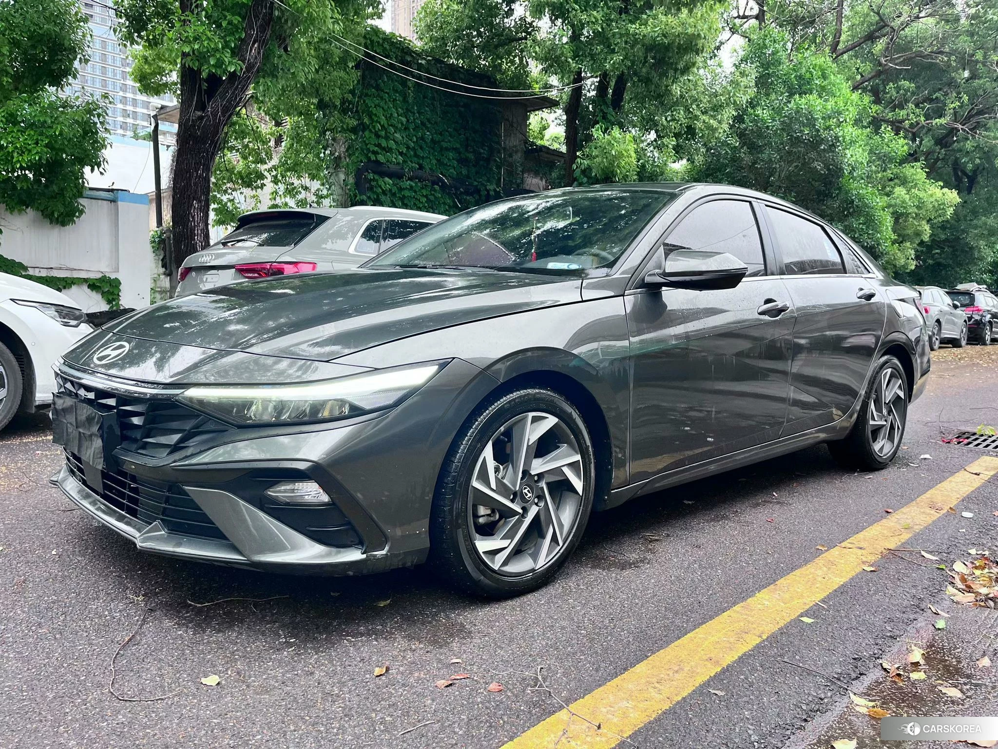 Hyundai Elantra 2023 Темно-серый из Китая, фото 3