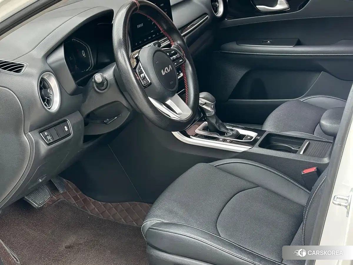 Kia K3 2021 Белый из Китая, фото 5