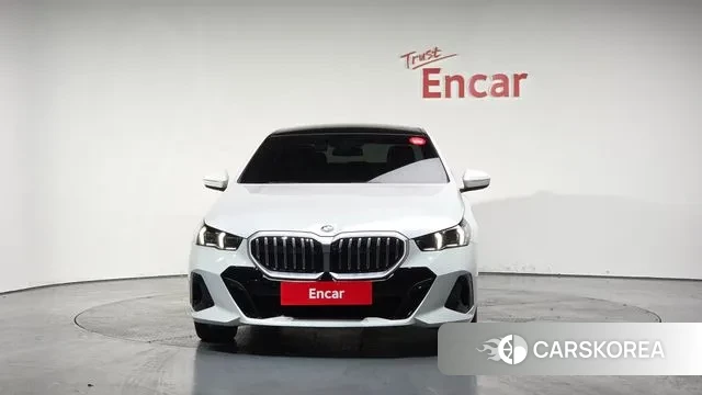 BMW 5 Series (G60) id 3544657 из Кореи 13