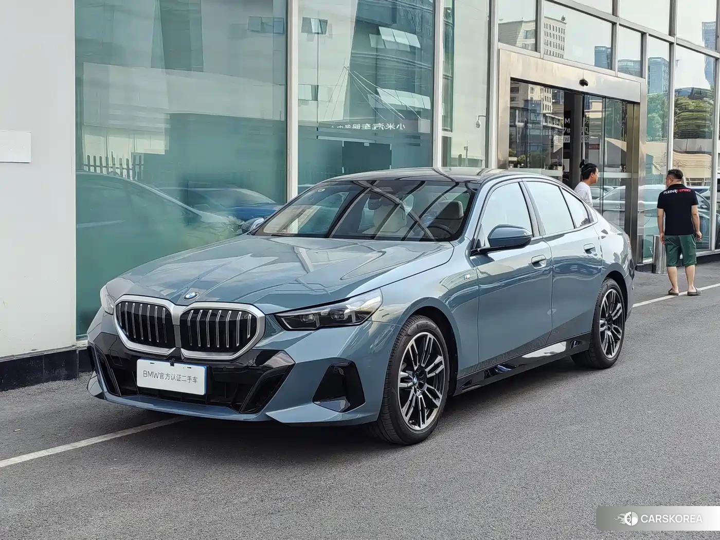 BMW 5 series 2025 Синий из Китая, фото 3