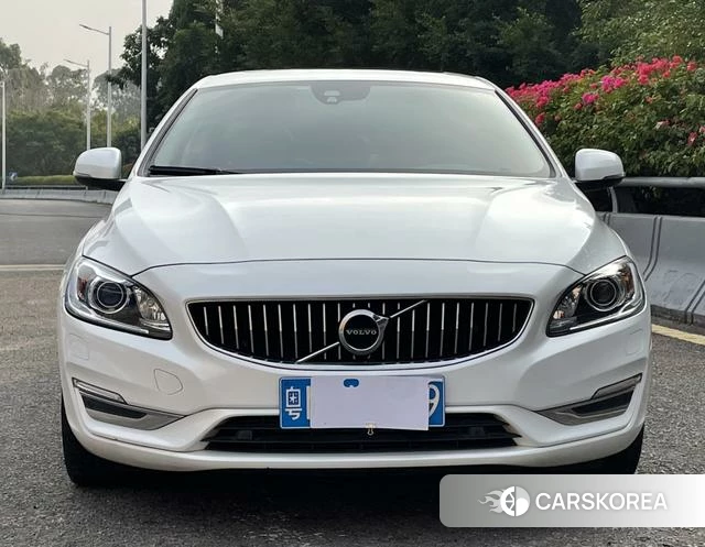 Volvo S60 id 4227908 из Китая 7