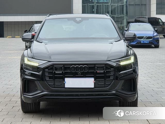 Audi Q8 2023 Черный из Китая, фото 3