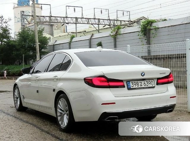 BMW 5 Series (G30) 2022 Белый из Кореи, фото 3