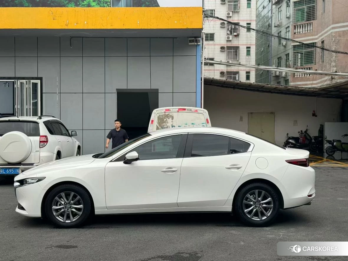 Mazda 3 Angkesaila 2022 Белый из Китая, фото 3