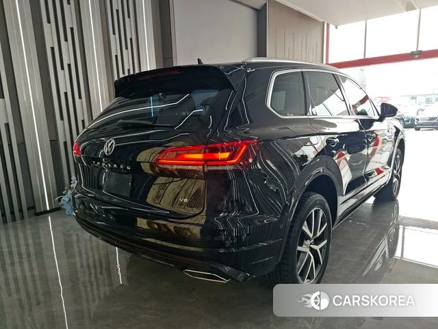 Volkswagen Touareg id 4254220 из Китая 12