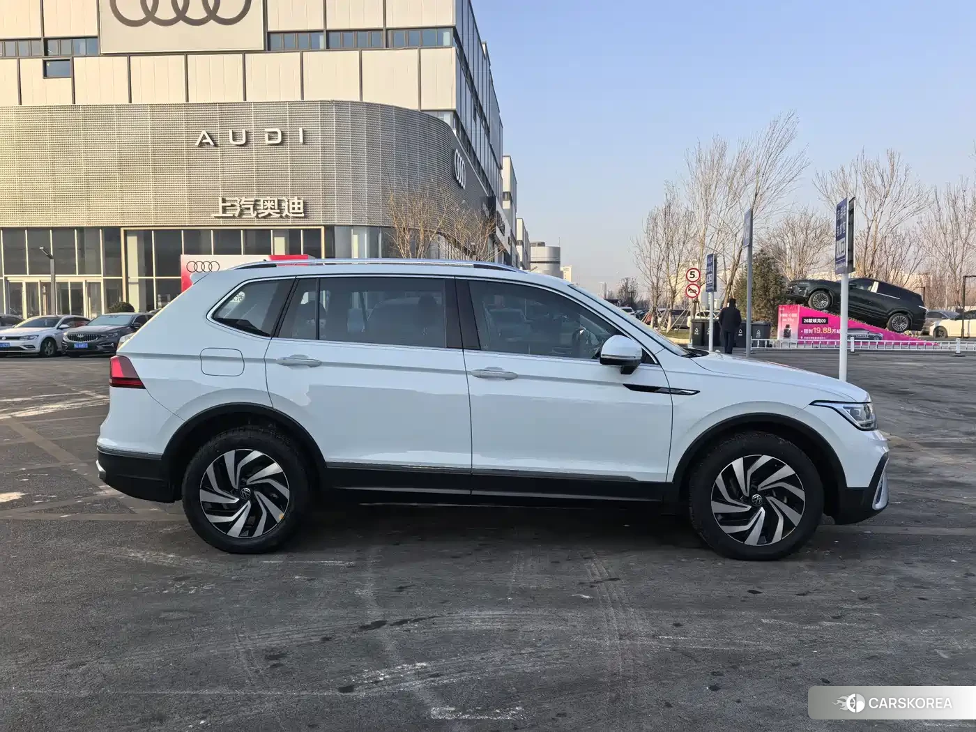 Volkswagen Tiguan L 2023 Белый из Китая, фото 3