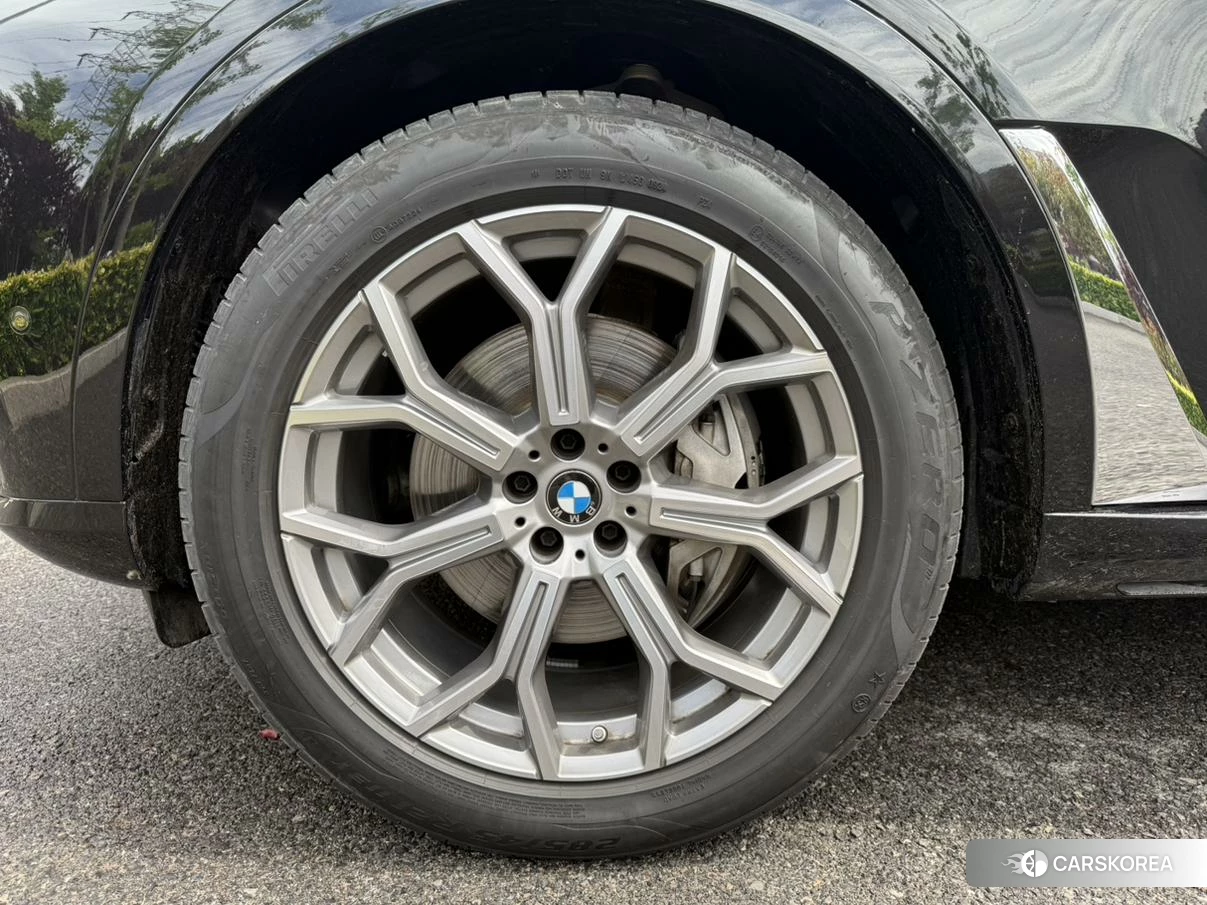 BMW X7 2024 Черный из Китая, фото 5