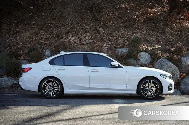 BMW 3 Series (G20) id 3494421 из Кореи 12