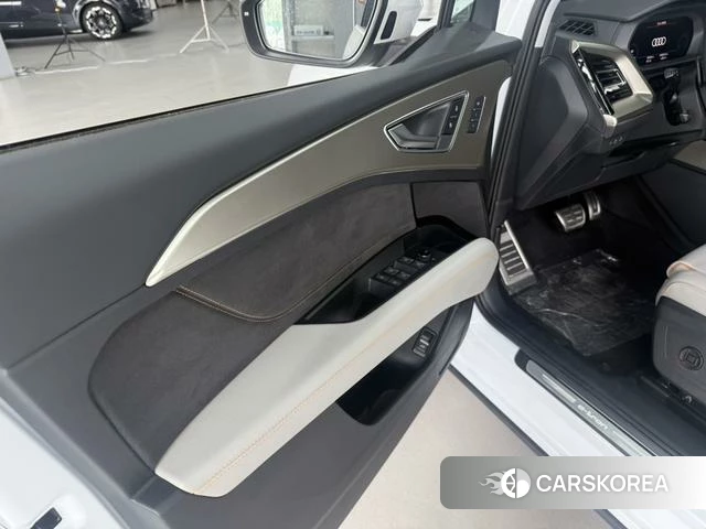 Audi Q5 e-tron id 4314863 из Китая 10