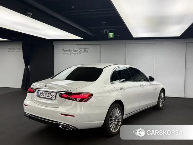 Mercedes-Benz E-Class W213 2023 Белый из Кореи, фото 4