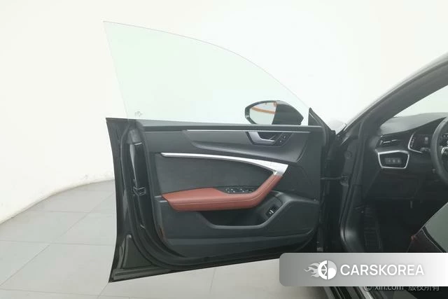 Audi A7L id 4272722 из Китая 17