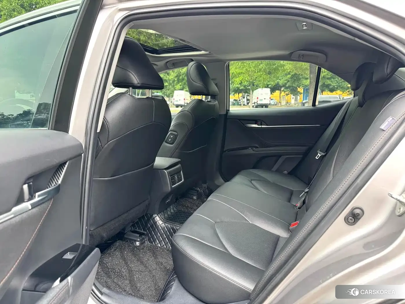 Toyota Camry 2023 Silver/gray из Китая, фото 3