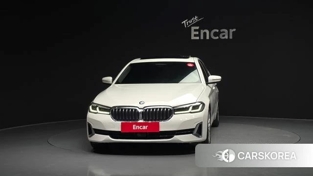 BMW 5 Series (G30) id 3898035 из Кореи 13