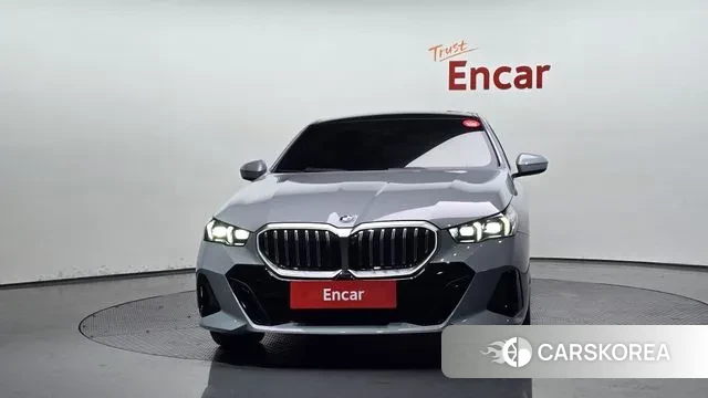 BMW 5 Series (G60) id 3410321 из Кореи 13