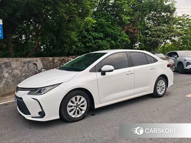 Toyota Corolla 2021 Белый из Китая, фото 3