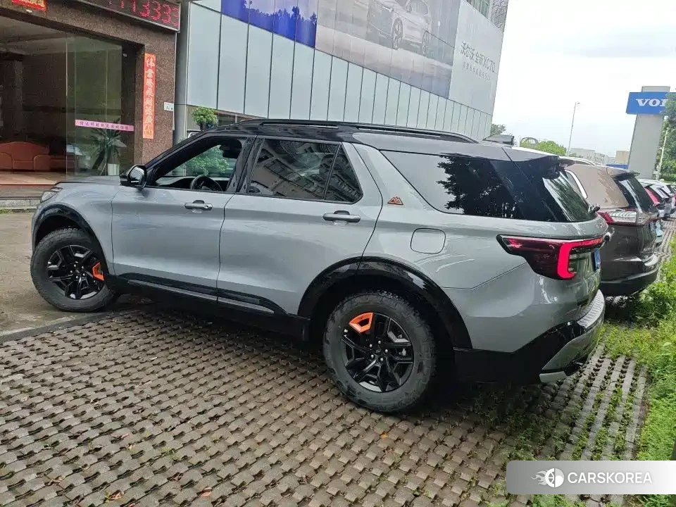 Ford Explorer 2026 Silver/gray из Китая, фото 3