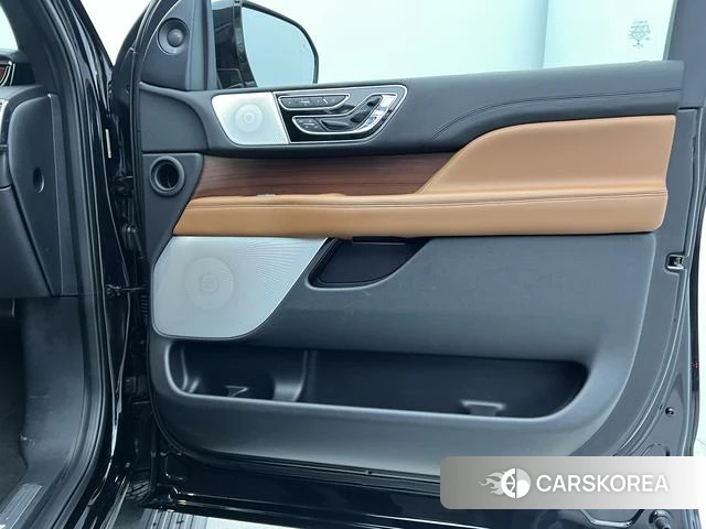 Lincoln Navigator id 4208119 из Китая 23